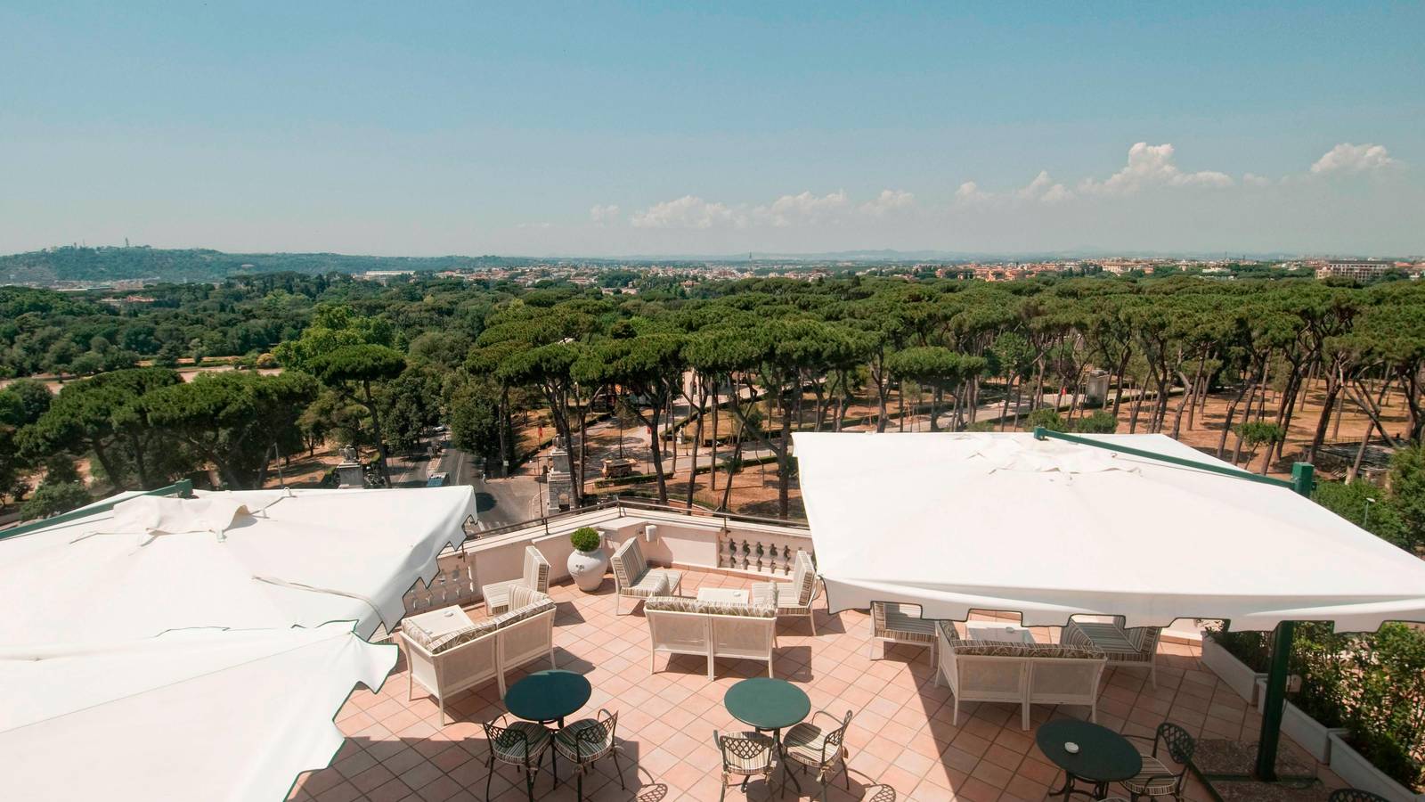 Rome Marriott Grand Hotel Flora 頂樓露台與波各賽公園松林