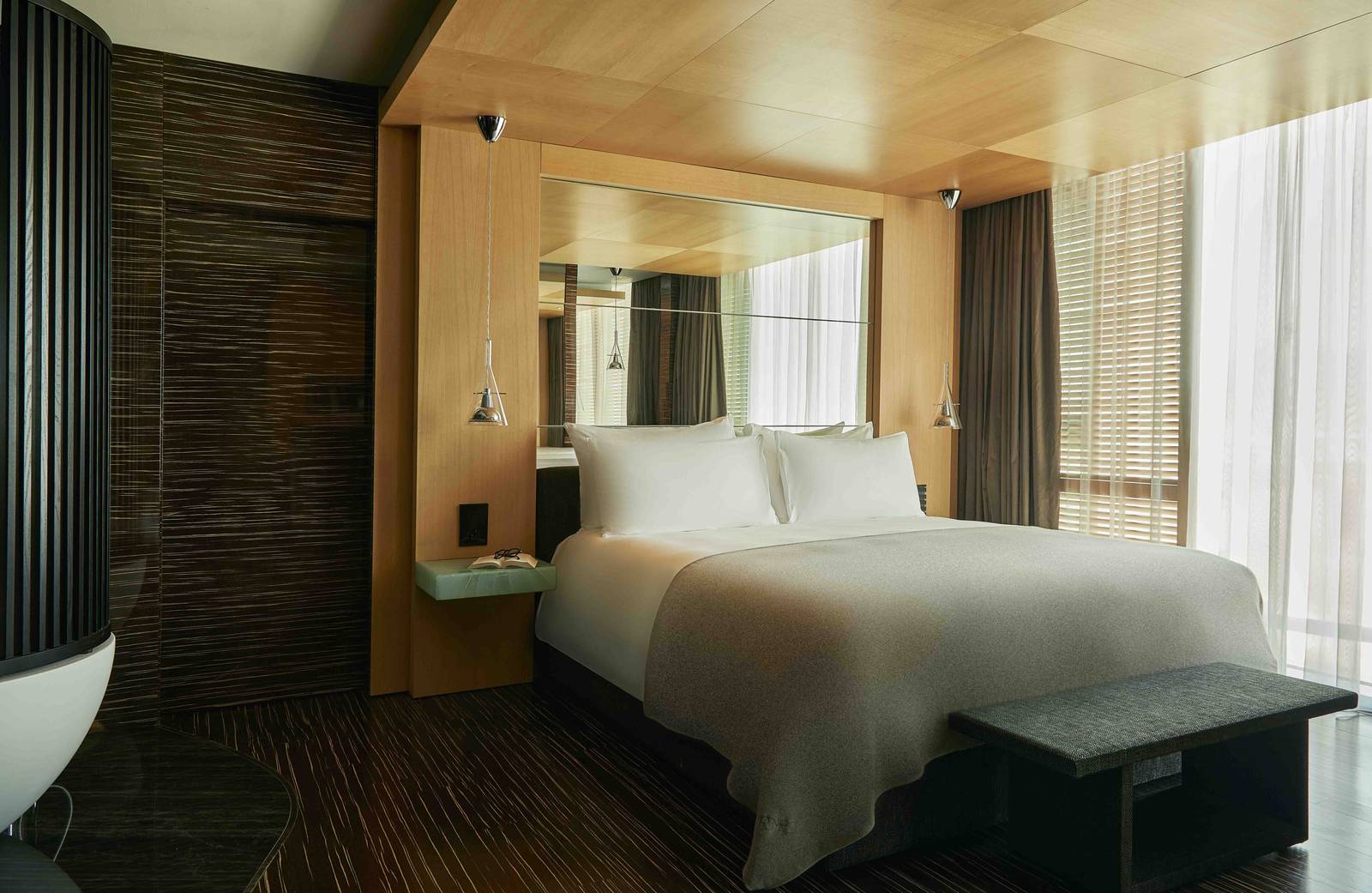 ROMEO Napoli Deluxe Suite Harbour View 臥室