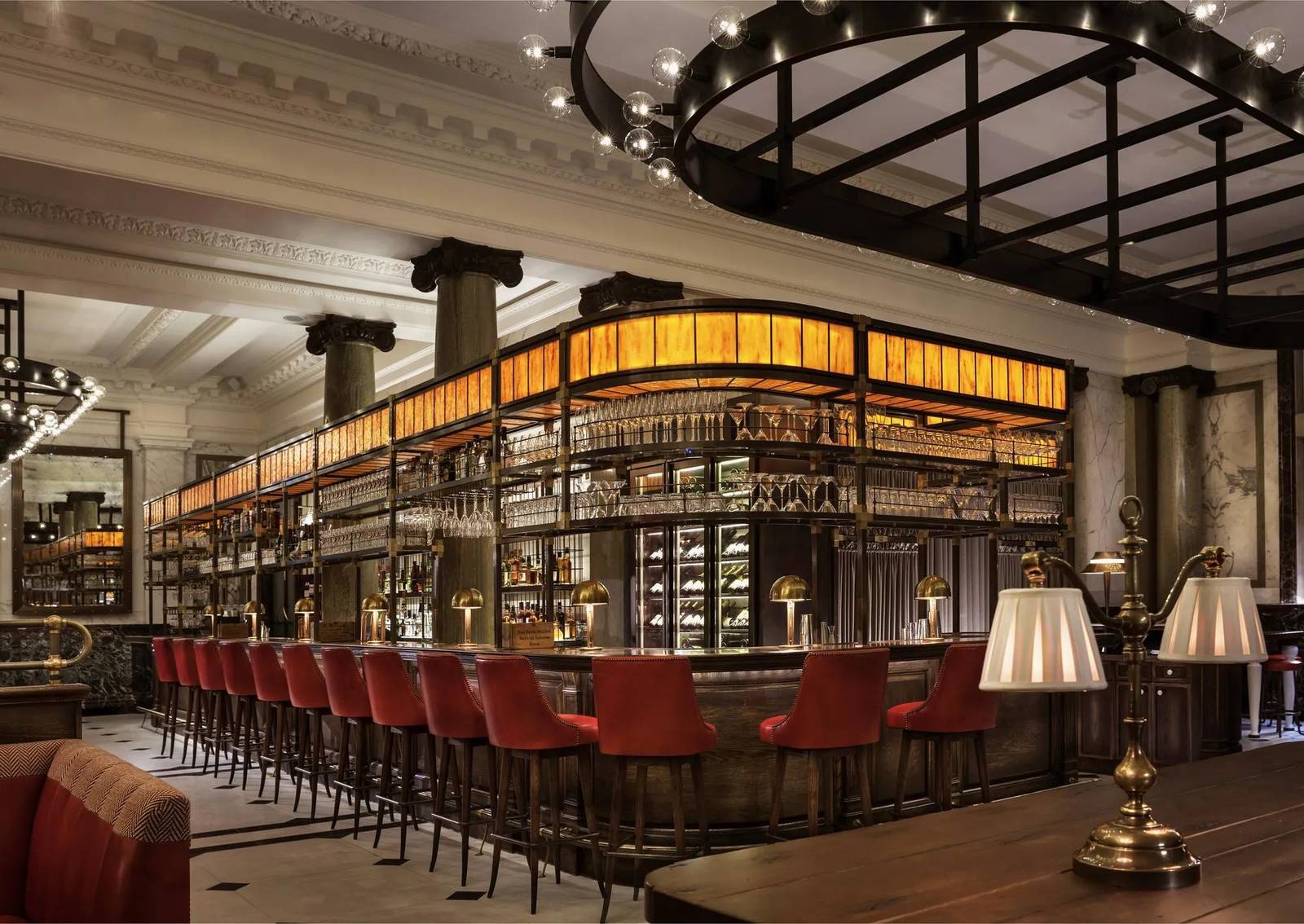 倫敦瑰麗酒店 Holborn Dining Room 吧台與用餐區
