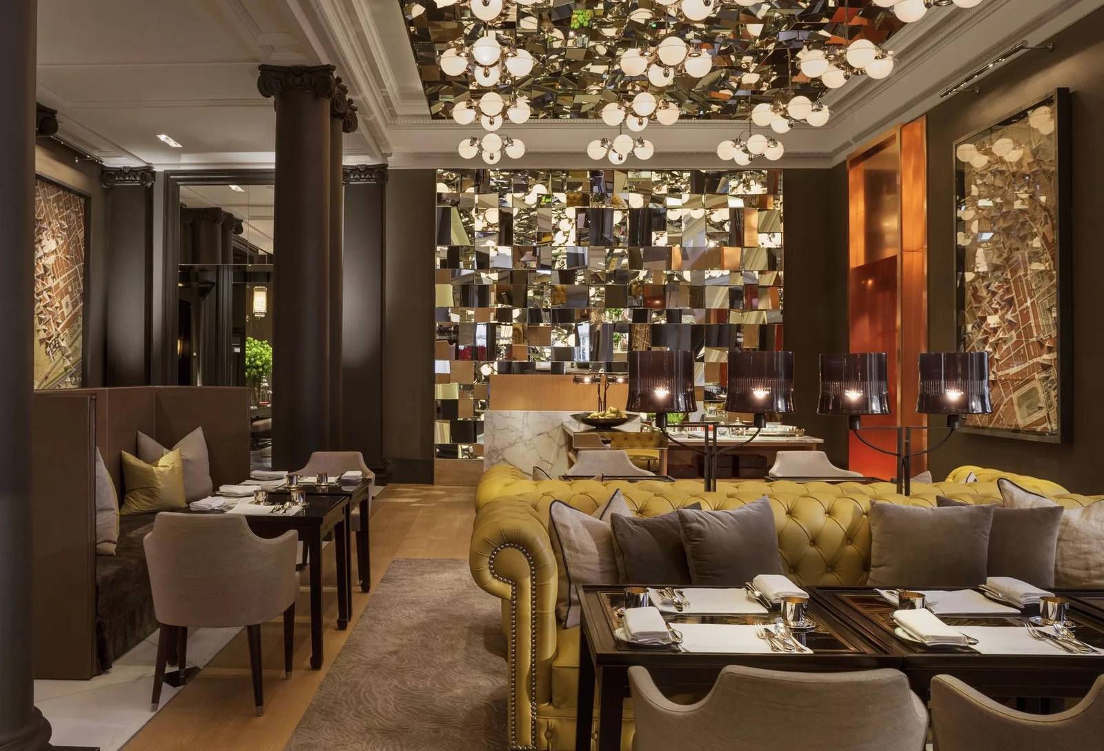 倫敦瑰麗酒店 Mirror Room 用餐空間