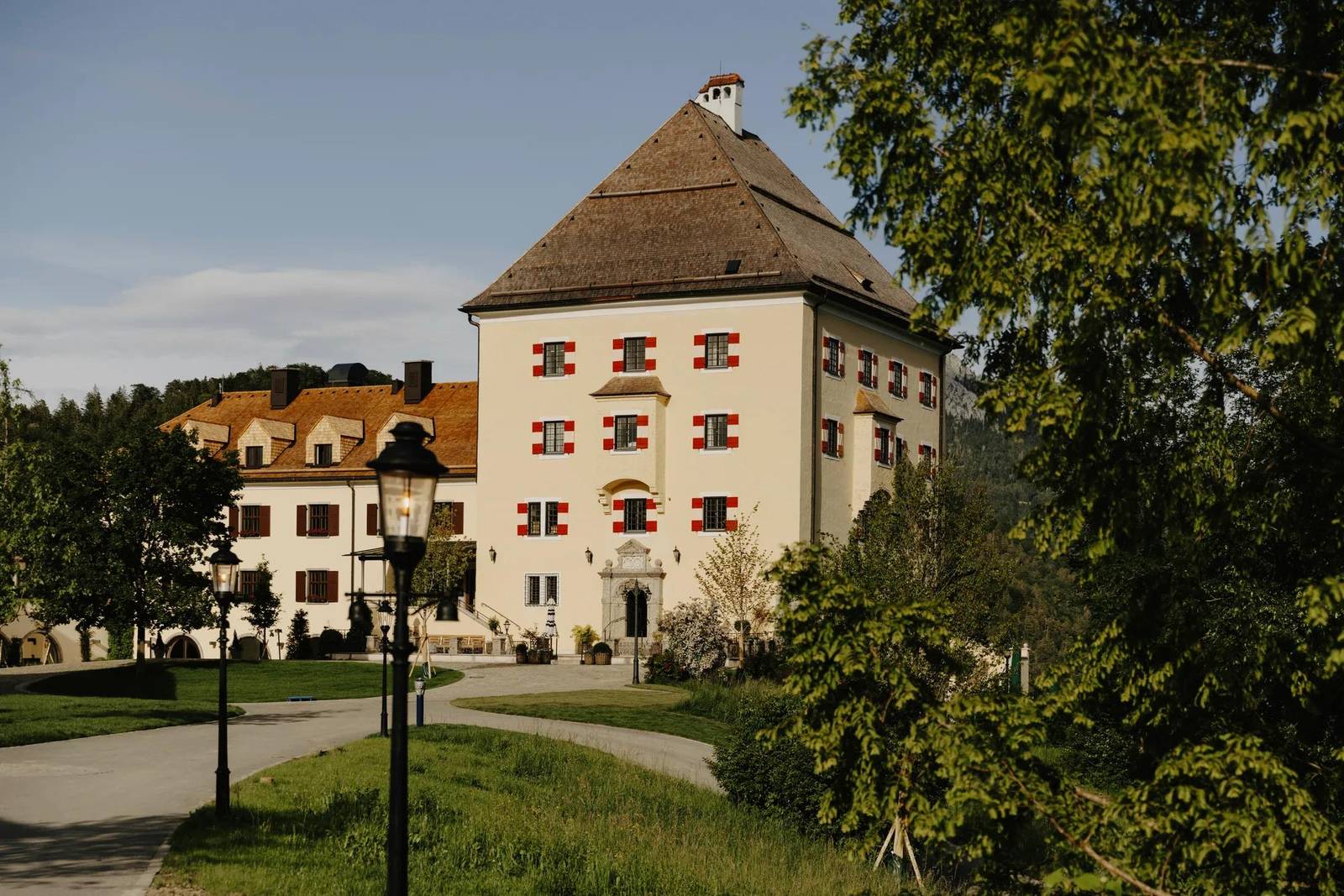 Rosewood Schloss Fuschl 城堡建築外觀