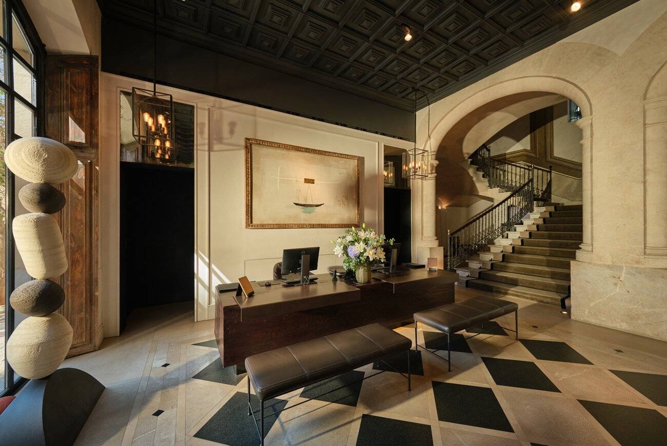 Sant Francesc Hotel Singular 黑白棋盤地磚大廳