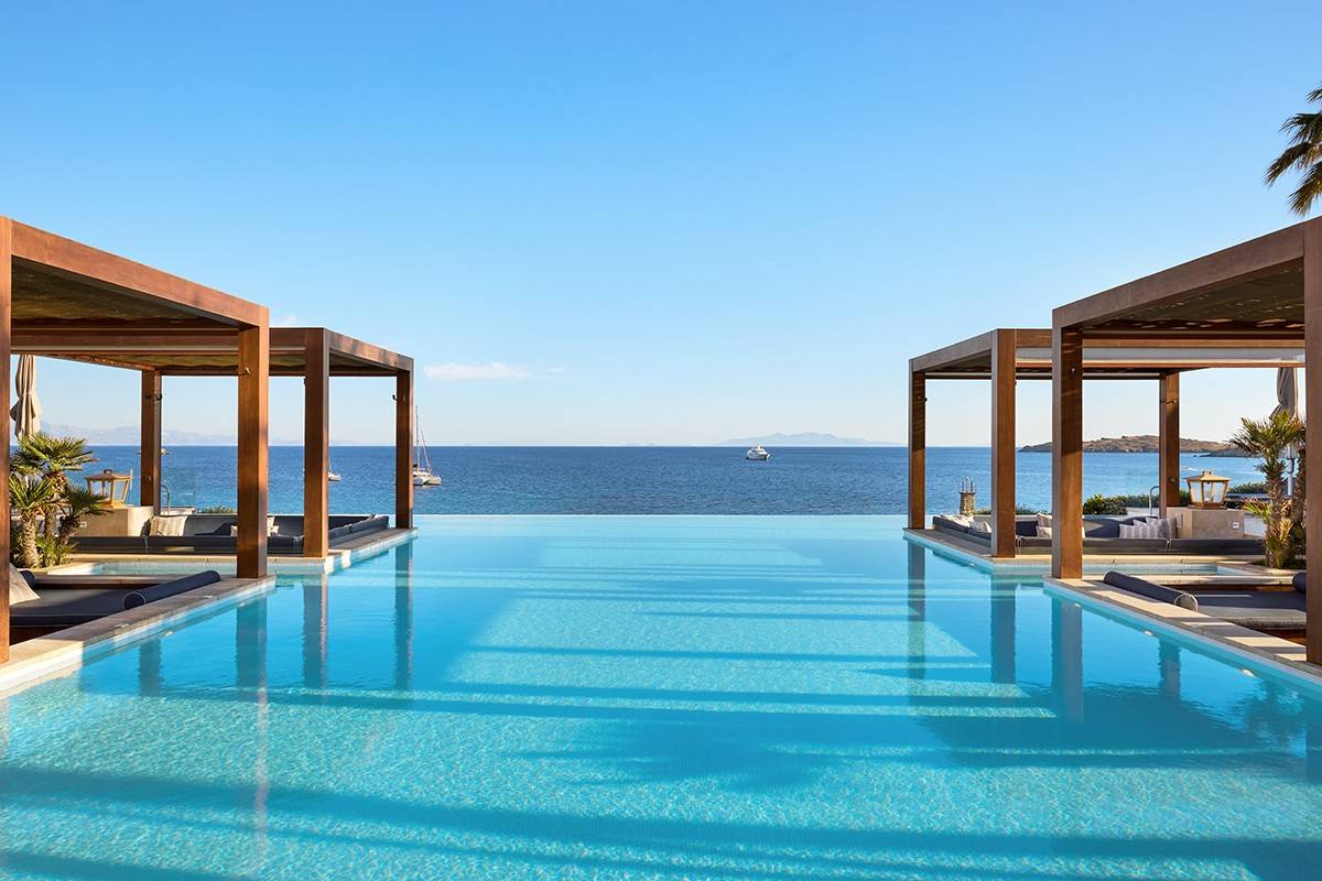 Santa Marina 度假村 Oasis 海水無邊際泳池與涼亭