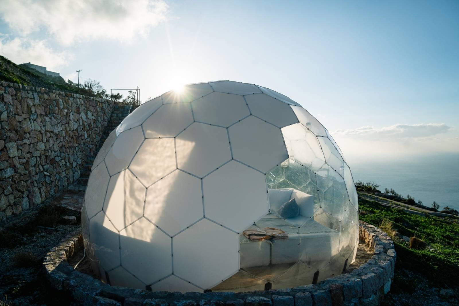 Santorini Sky 山頂的 Sky Dome 圓頂酒廊