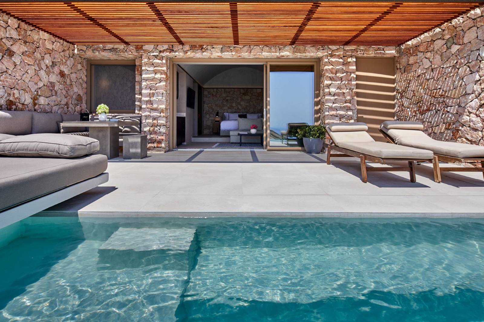 Santorini Sky Retreat Suite 露台與泳池