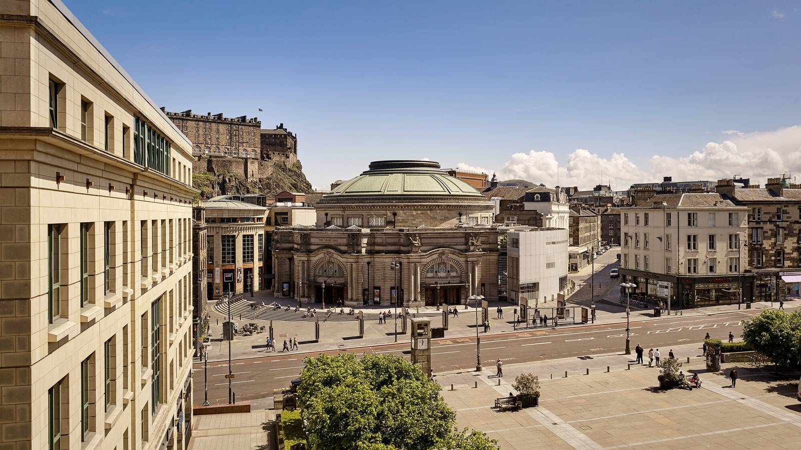 從酒店望向 Usher Hall 與愛丁堡城堡