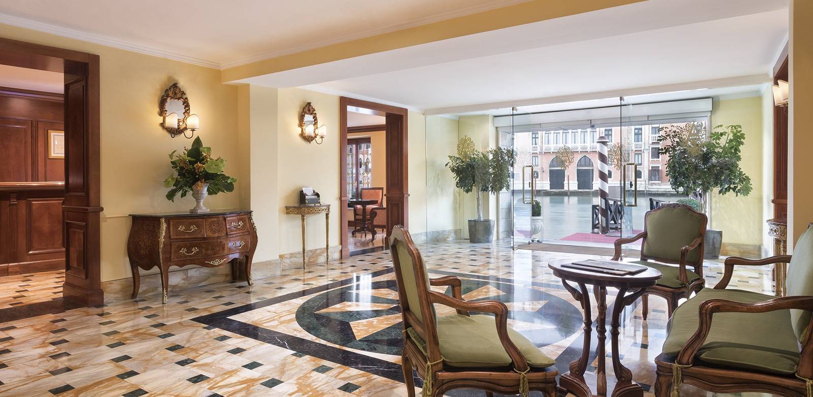 威尼斯 Sina Palazzo Sant'Angelo 大理石地板大廳