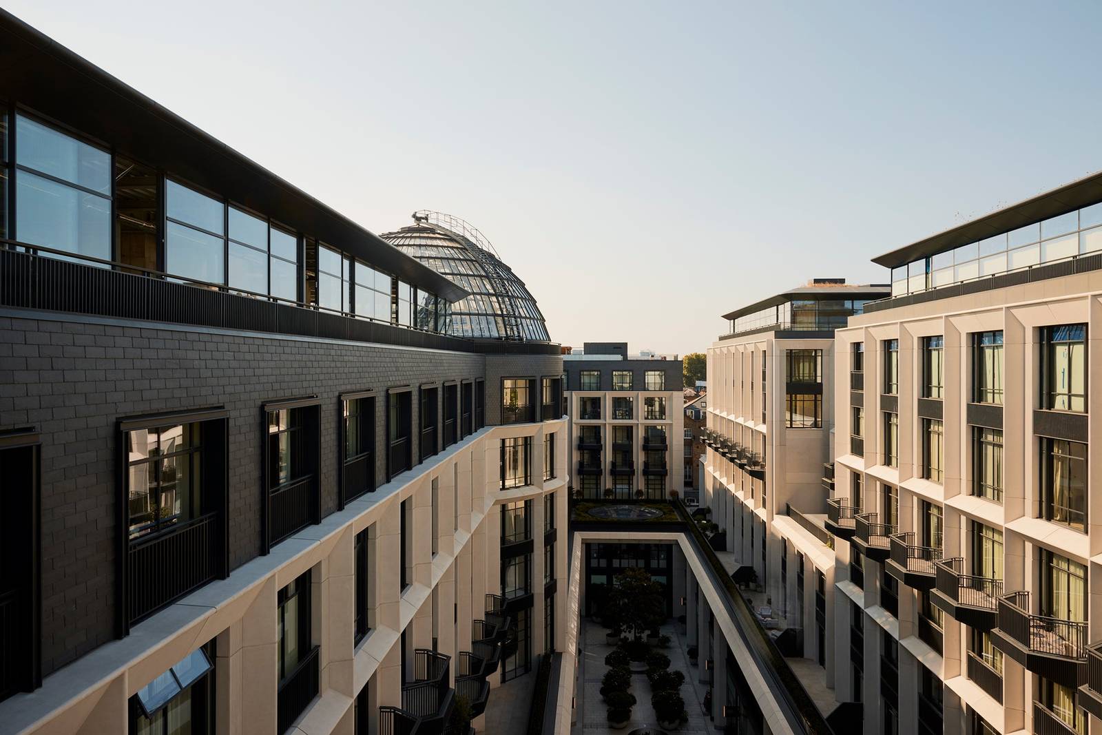 倫敦 Six Senses London 所在的 The Whiteley 建築與中庭