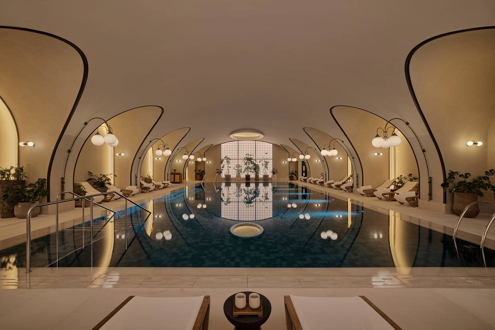 Six Senses London Spa 的室內泳池
