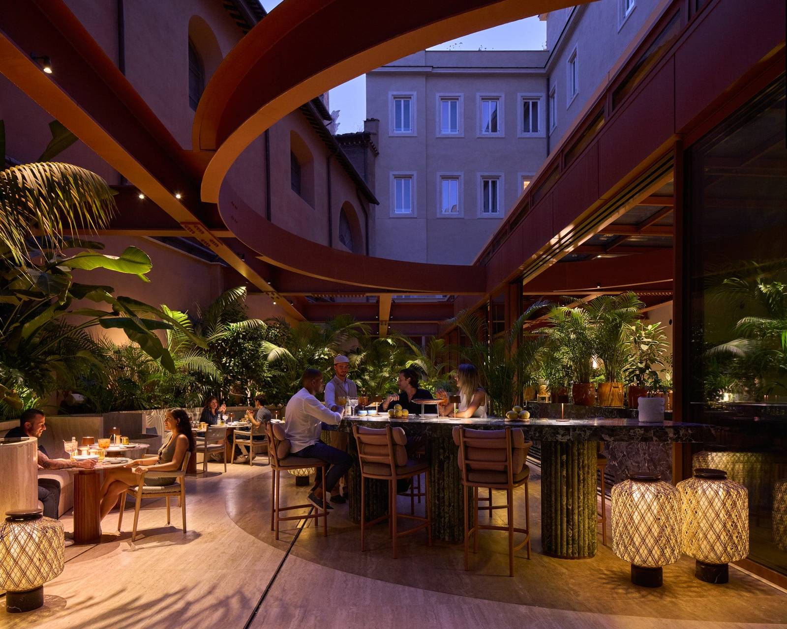 羅馬六善酒店 BIVIUM 中庭用餐區