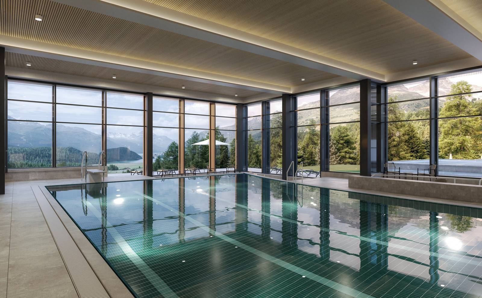 Suvretta House Spa 落地窗旁的 25 公尺室內泳池