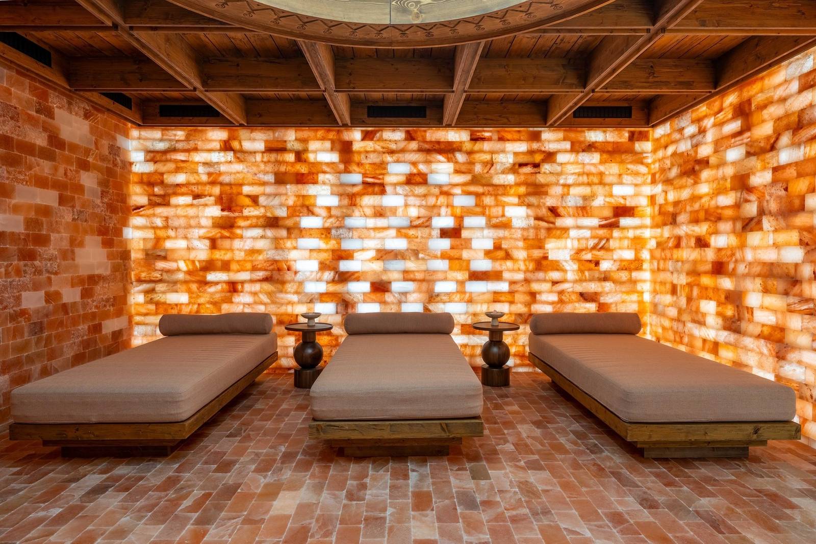 The Alpina Gstaad Six Senses Spa 鹽屋