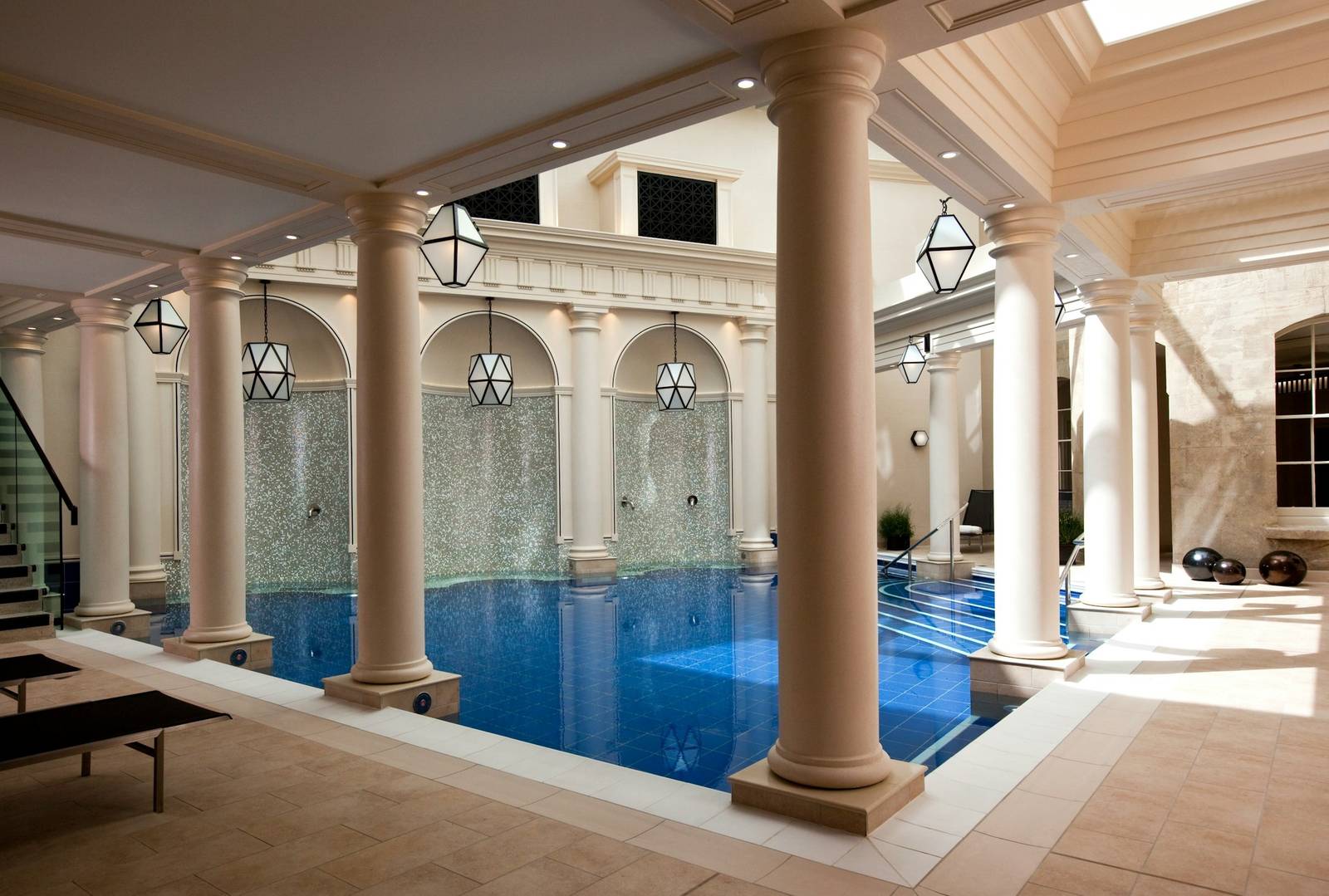 The Gainsborough Bath House 列柱環繞的天然溫泉池
