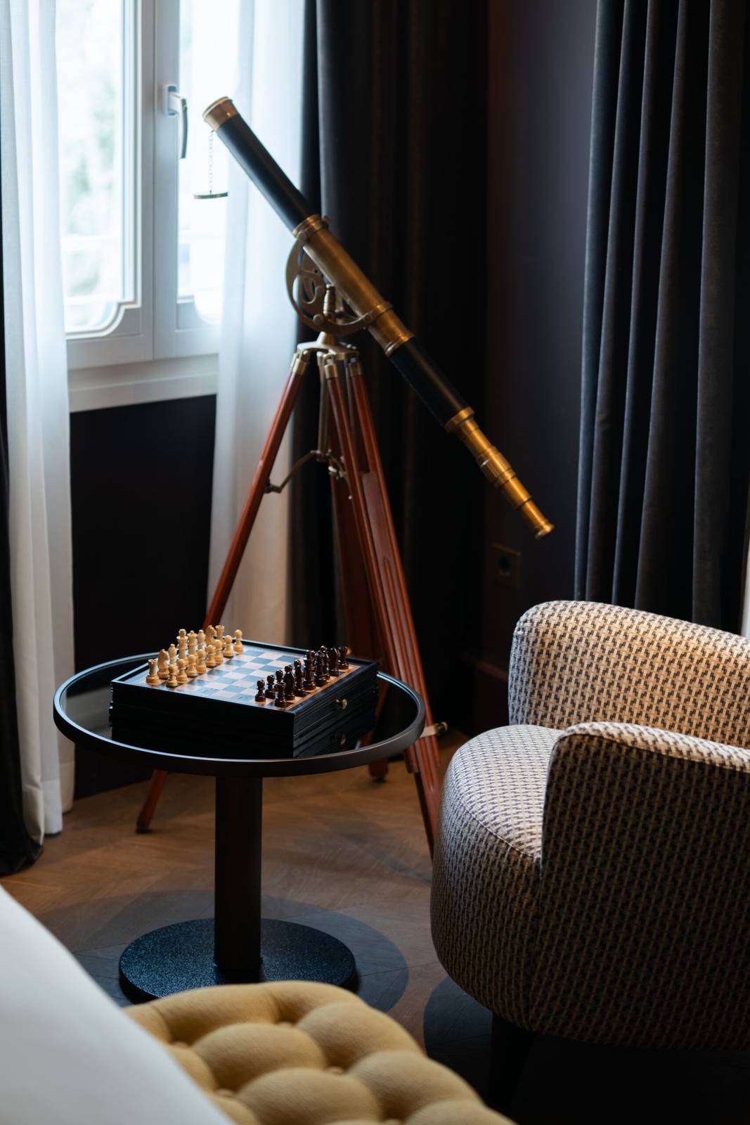 羅馬 The Goethe Hotel Medici Suite 書房的古董望遠鏡