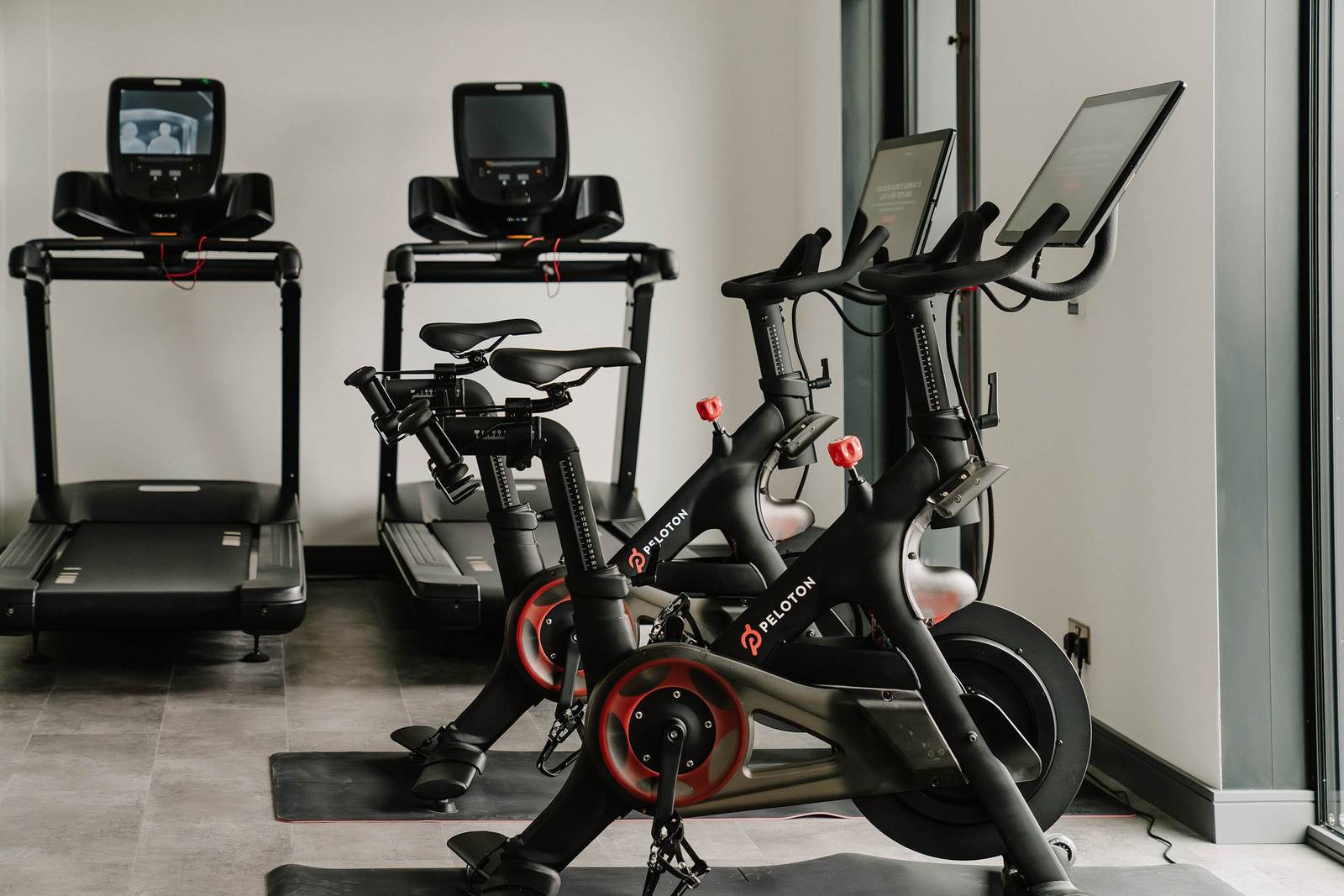 The Halyard 健身房 Peloton 飛輪與跑步機