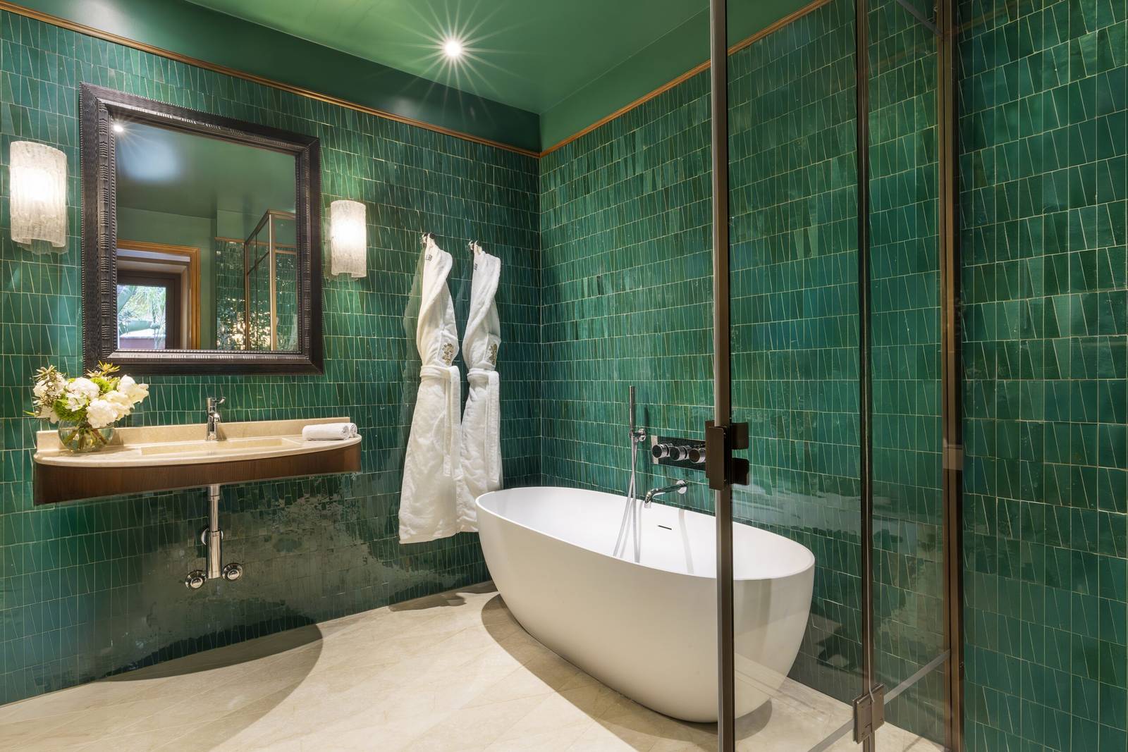 佛羅倫斯 The James Court Suite 綠磚浴室與獨立浴缸