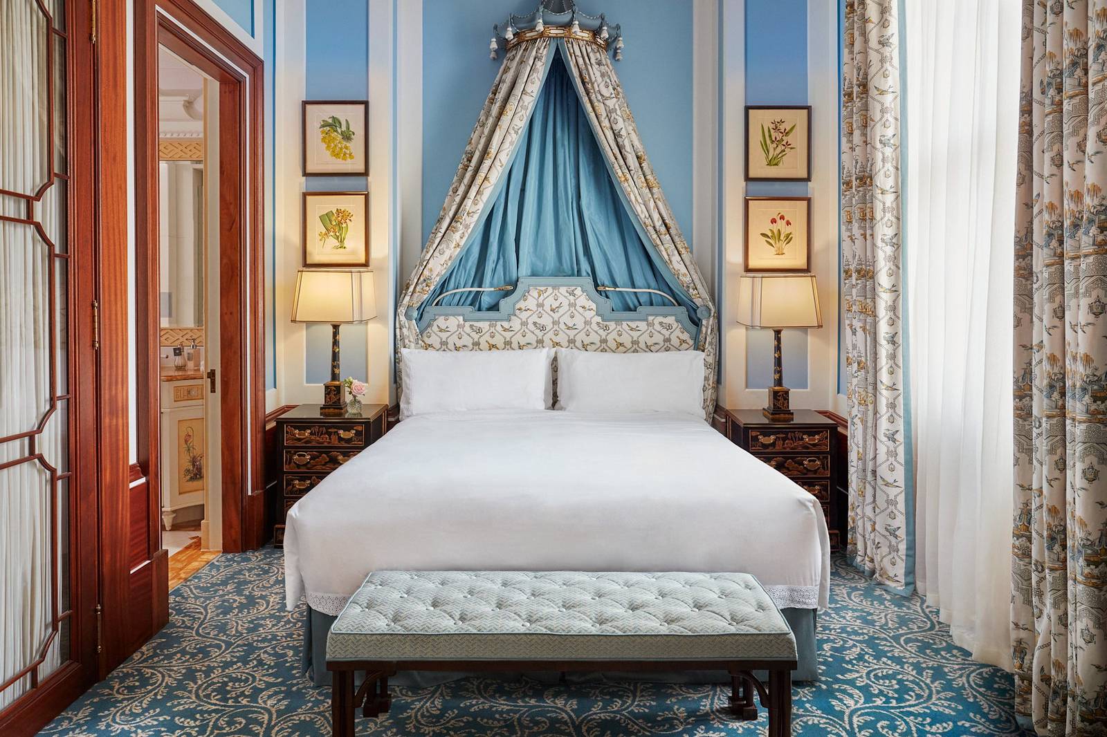 The Lanesborough Junior Suite 帷幔大床