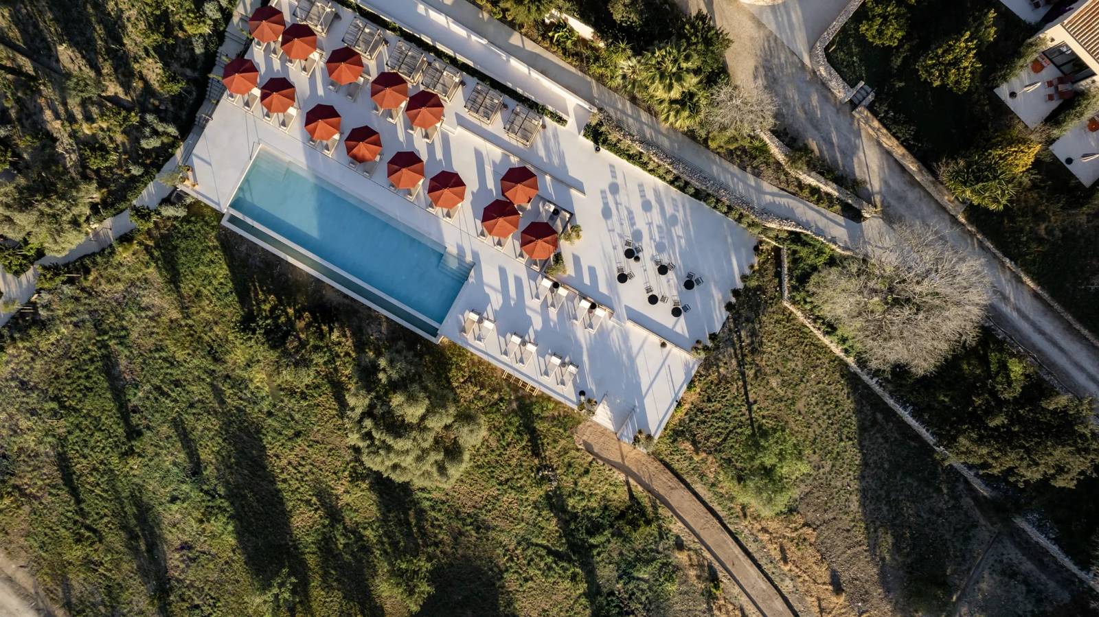 空拍 The Lodge Mallorca 無邊際泳池
