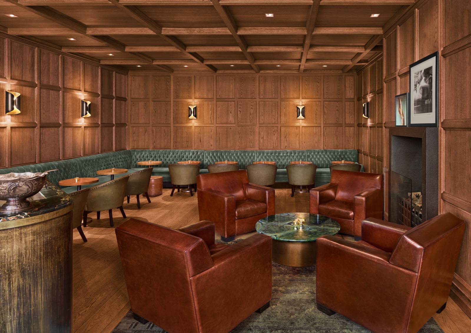 倫敦 EDITION 酒店 Punch Room 酒吧座位區