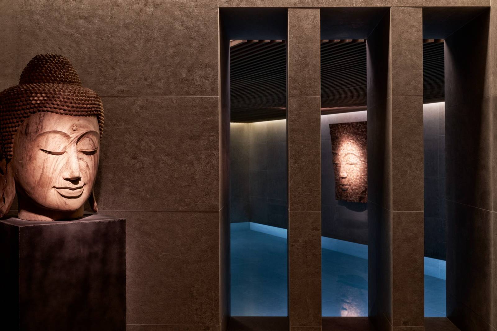The Margi Spa 佛像與泳池入口