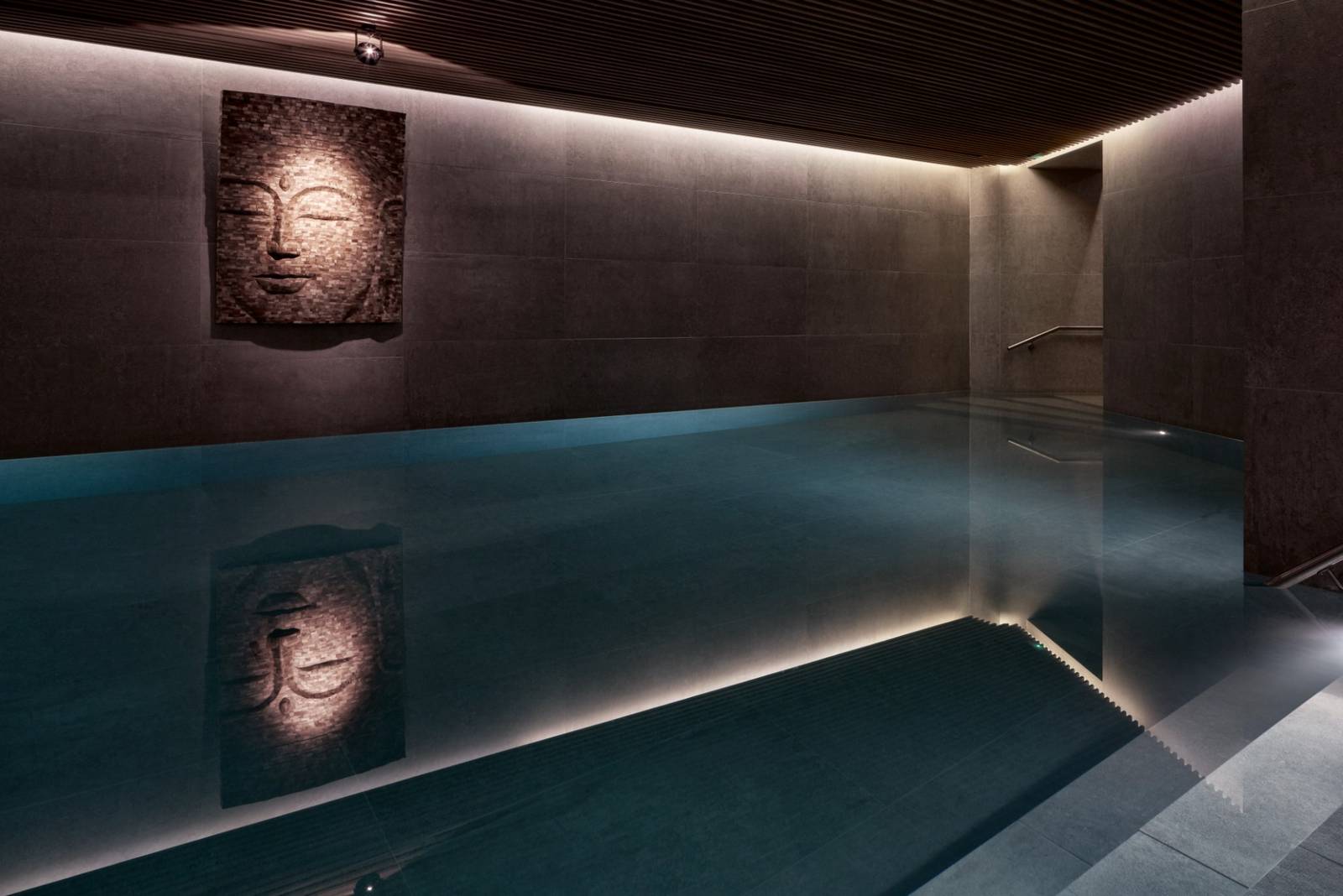 The Margi Spa 室內泳池