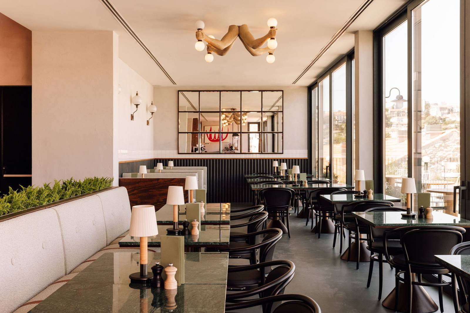 The Rebello Bello Rooftop 室內座位區