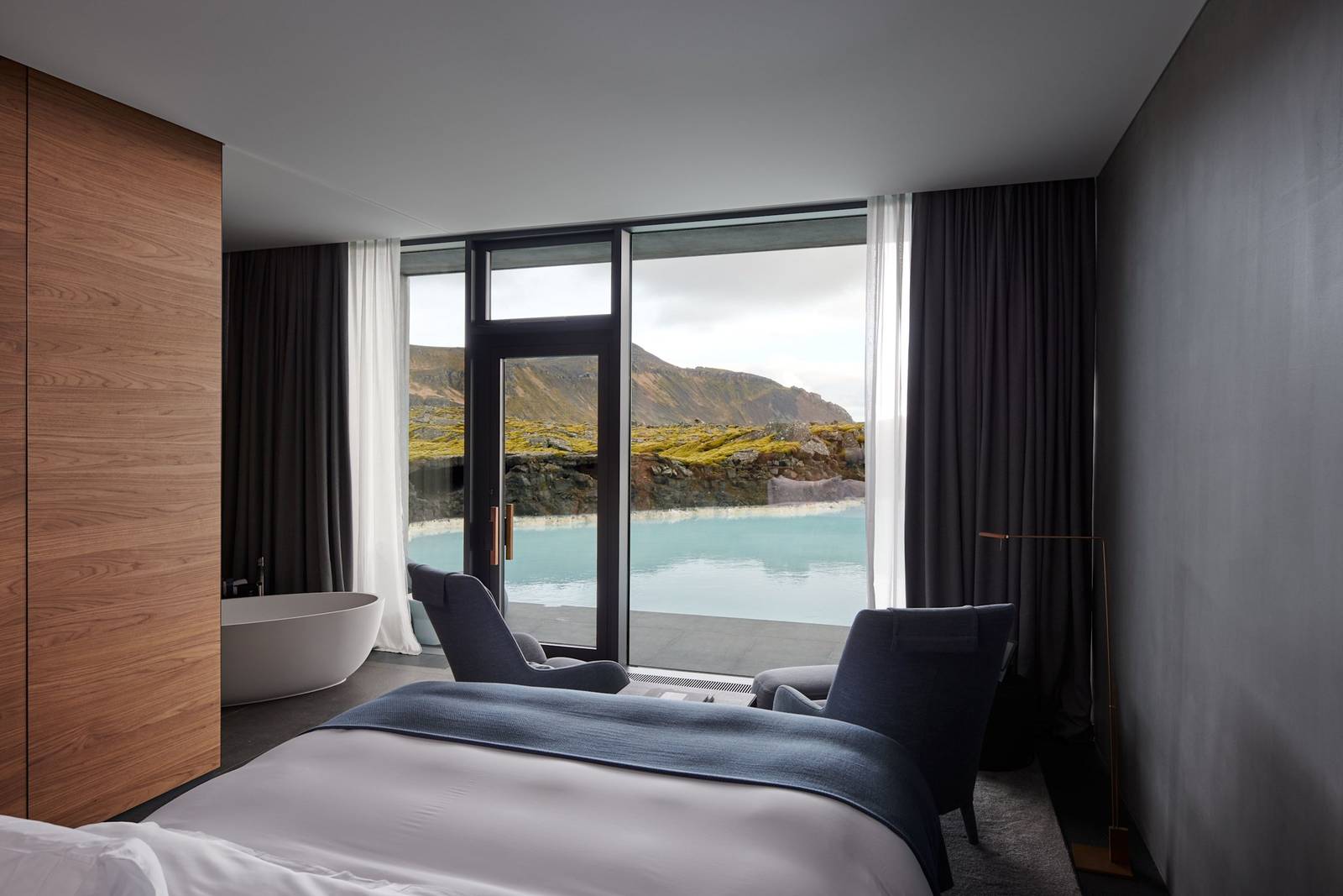 The Retreat at Blue Lagoon Lagoon View Junior Suite 面向潟湖的客房