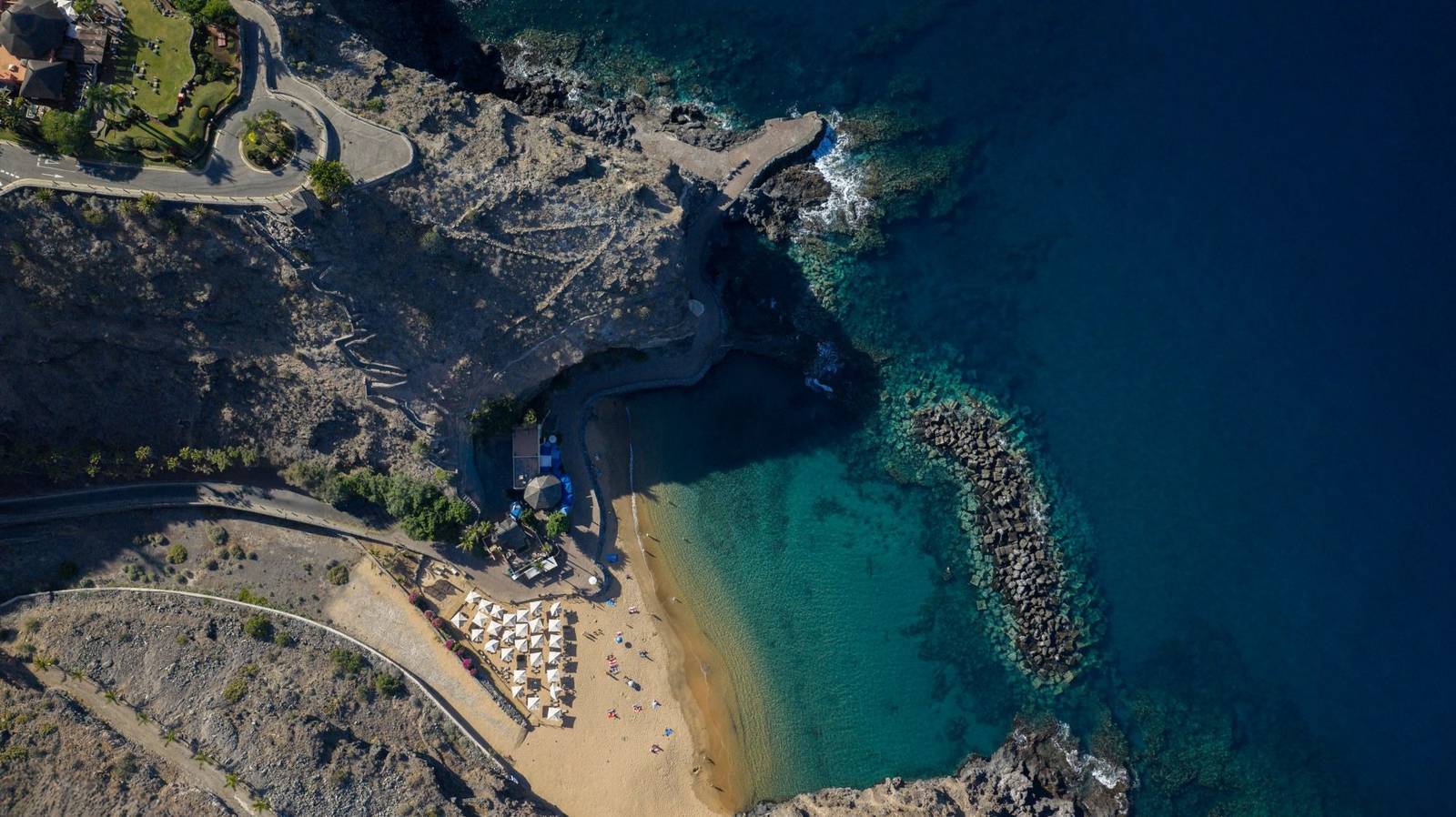 空拍 Abama 海灘與海灣
