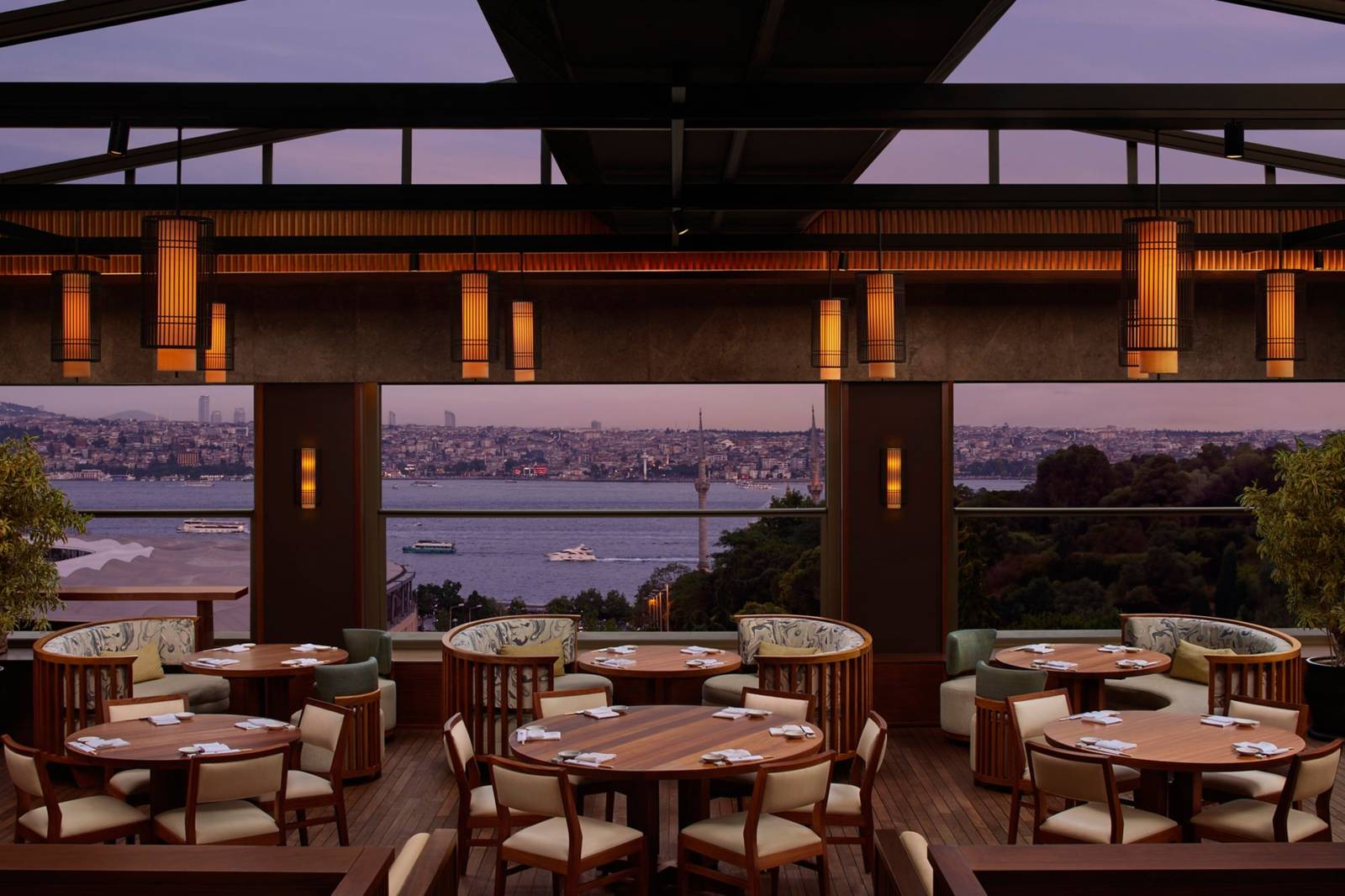 伊斯坦堡麗思卡爾頓酒店 Nobu Istanbul 餐廳與海峽景