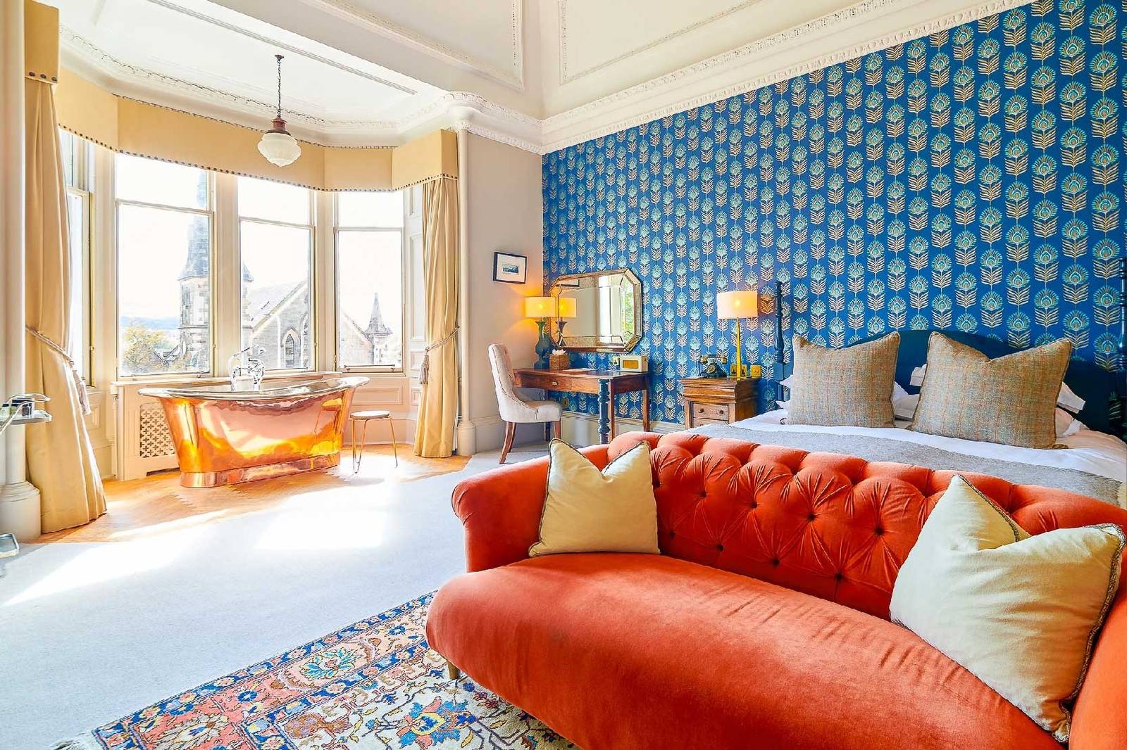 The Roseate Suite 起居區與凸窗