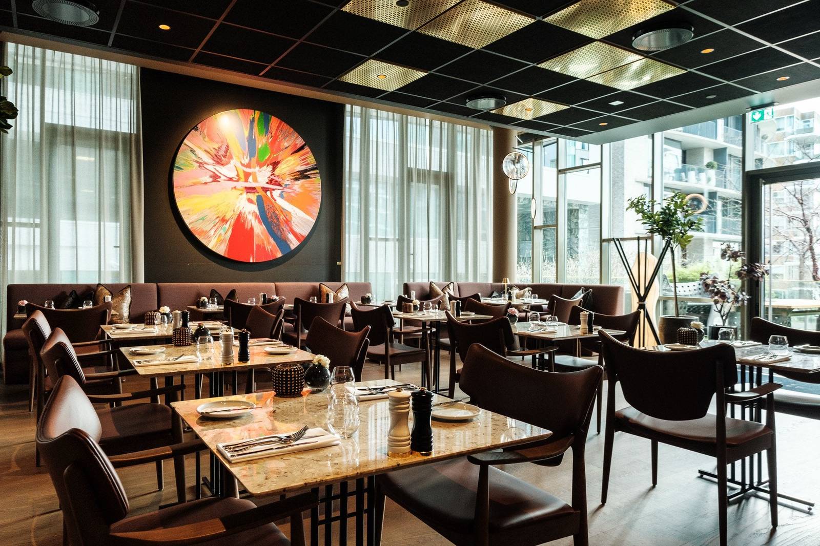 奧斯陸 The Thief THIEF Restaurant 與 Damien Hirst 作品