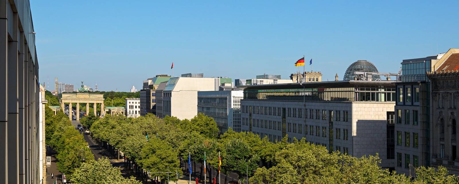 菩提樹下大街、布蘭登堡門與國會大廈一帶街景