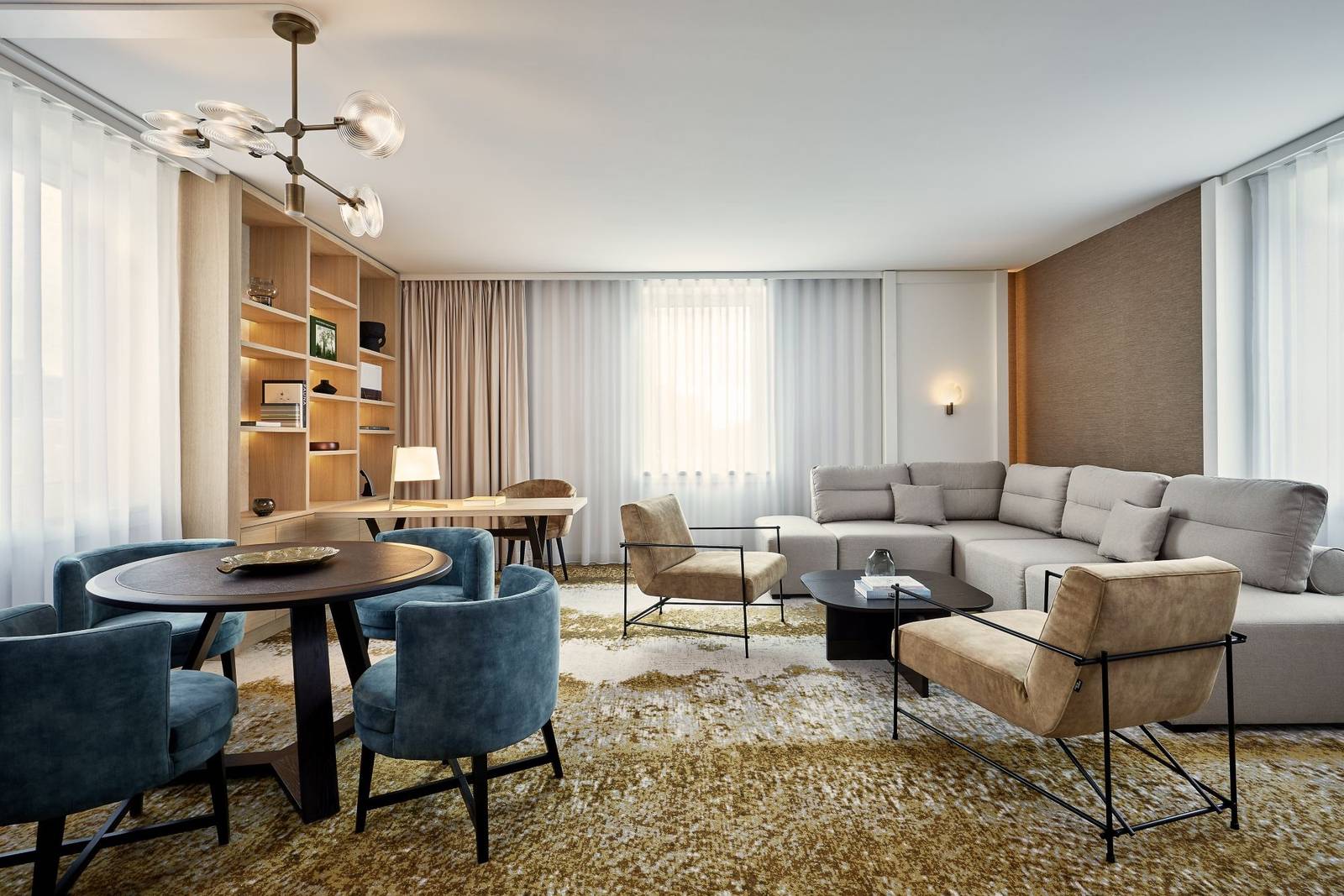 法蘭克福威斯汀大酒店 Westin Grand Suite 起居與用餐區