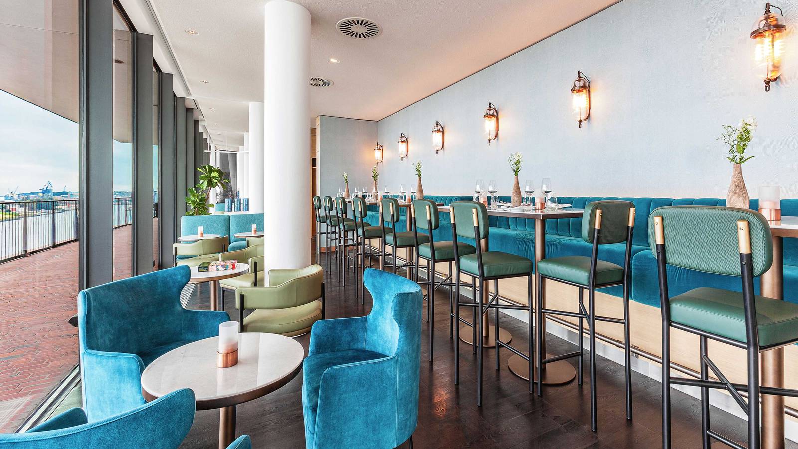 漢堡威斯汀酒店八樓 BLICK Bar 窗邊座位