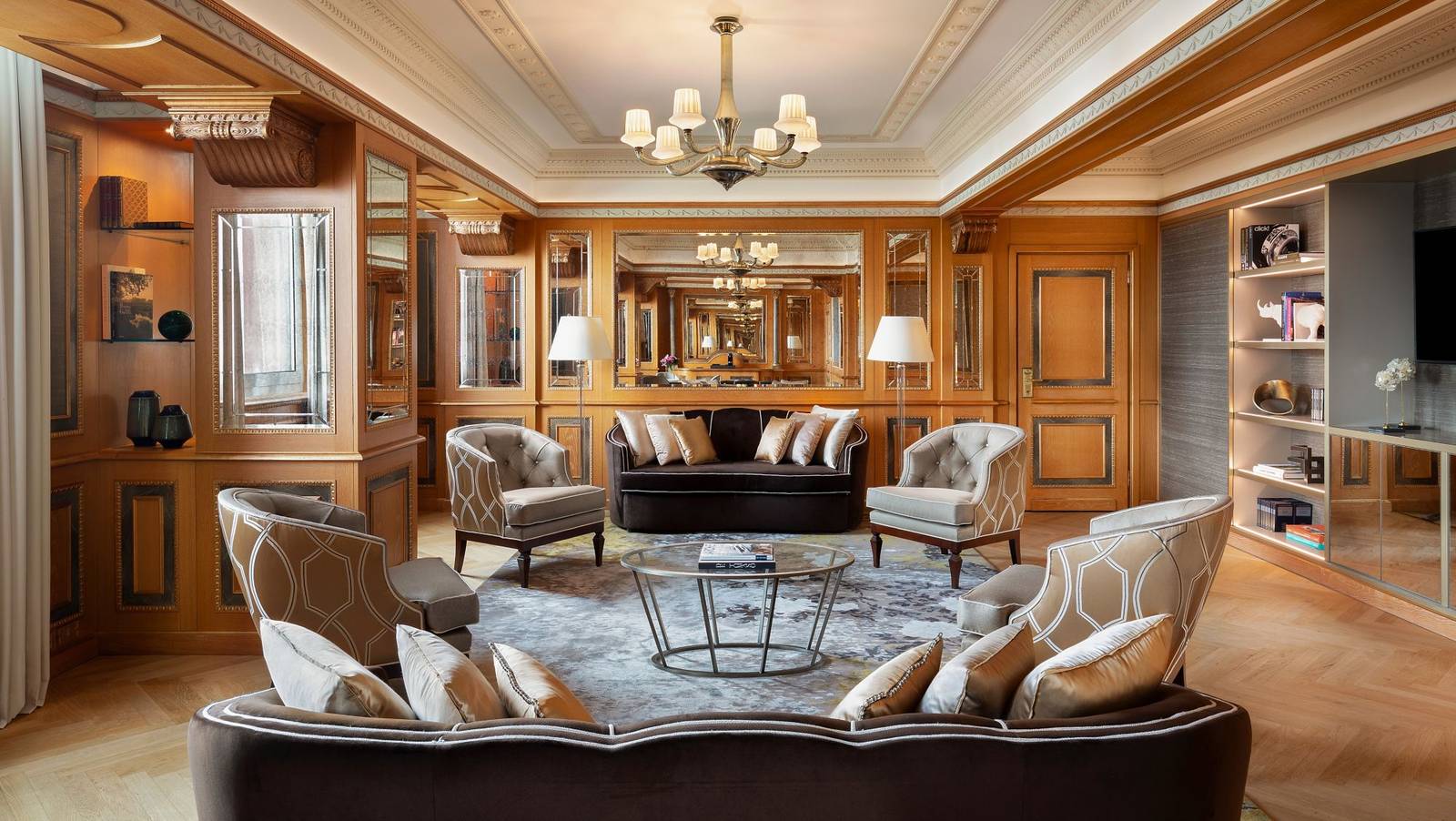 米蘭 Westin Palace  Diplomatic Suite 起居室