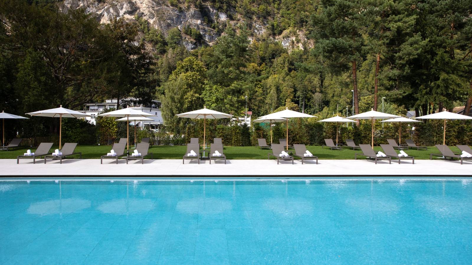 維多利亞少女峰大酒店 Pool Garden 戶外泳池