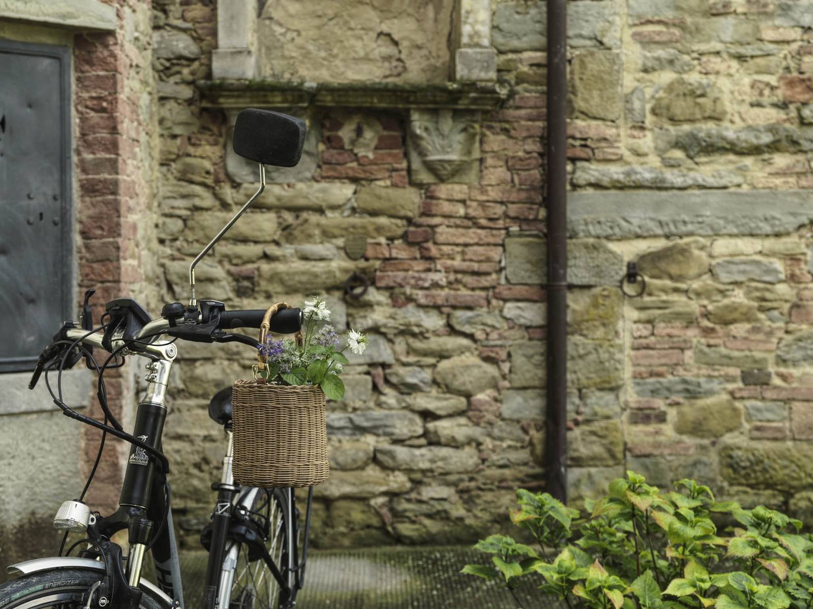 Villa di Piazzano 石牆旁的腳踏車