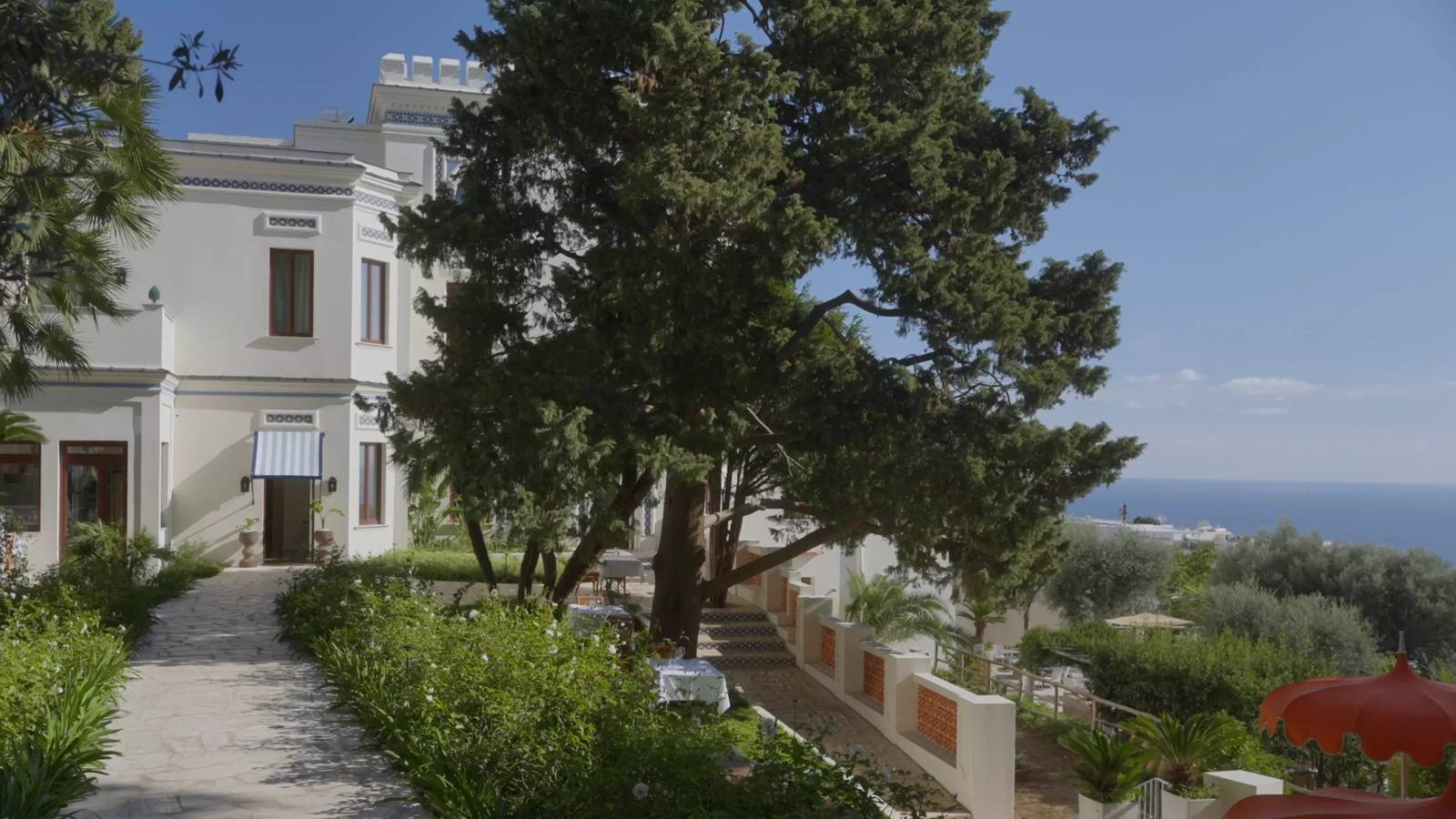 Villa Helios Capri 花園步道與別墅