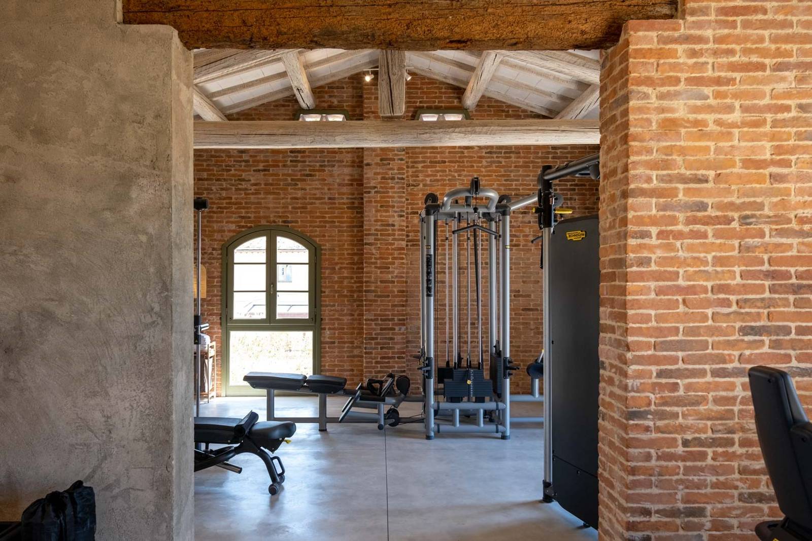 Villa Petriolo 磚牆健身房