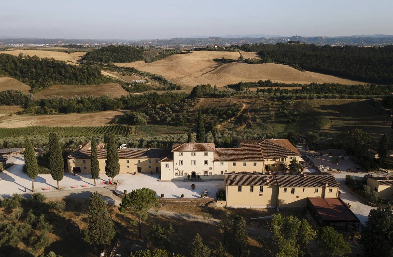 Villa Petriolo 莊園建築與托斯卡尼丘陵鳥瞰