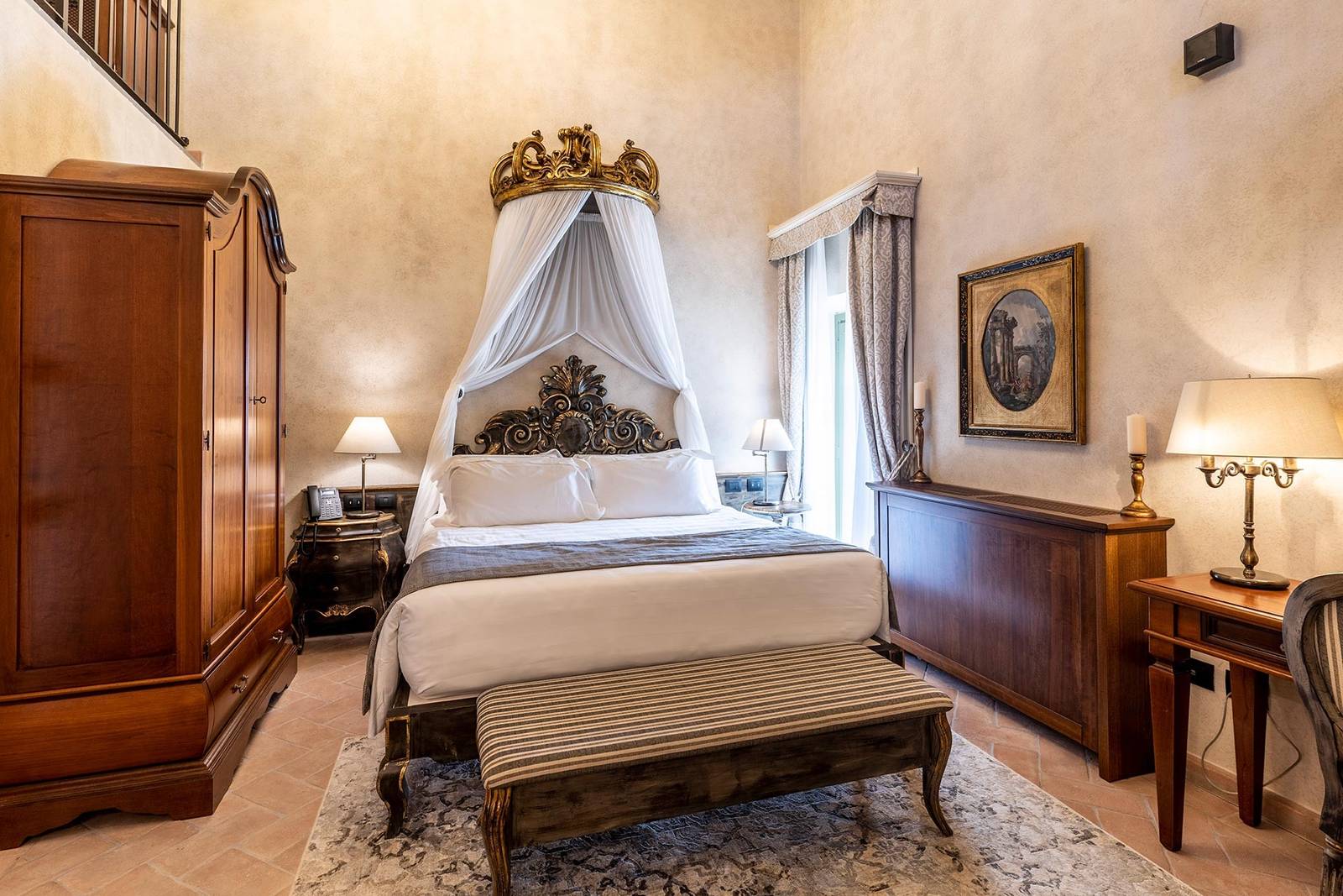 Villa Petriolo Master Suite 床帳臥室