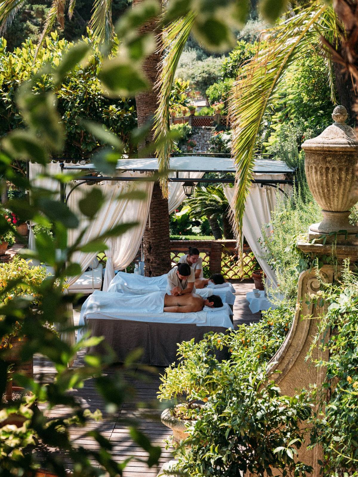 Villa Sant'Andrea 花園裡的戶外療程涼亭