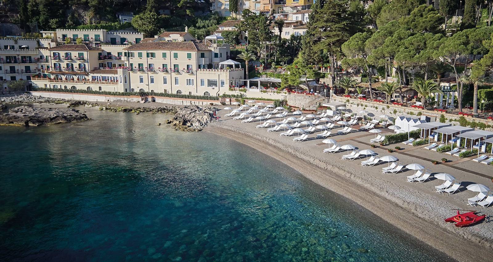 Villa Sant'Andrea 私人海灘與躺椅