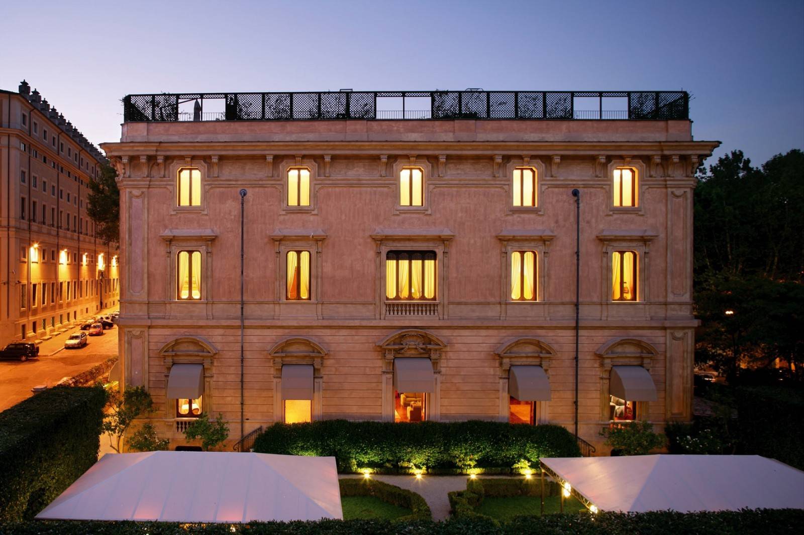 Villa Spalletti Trivelli 黃昏時的別墅外觀