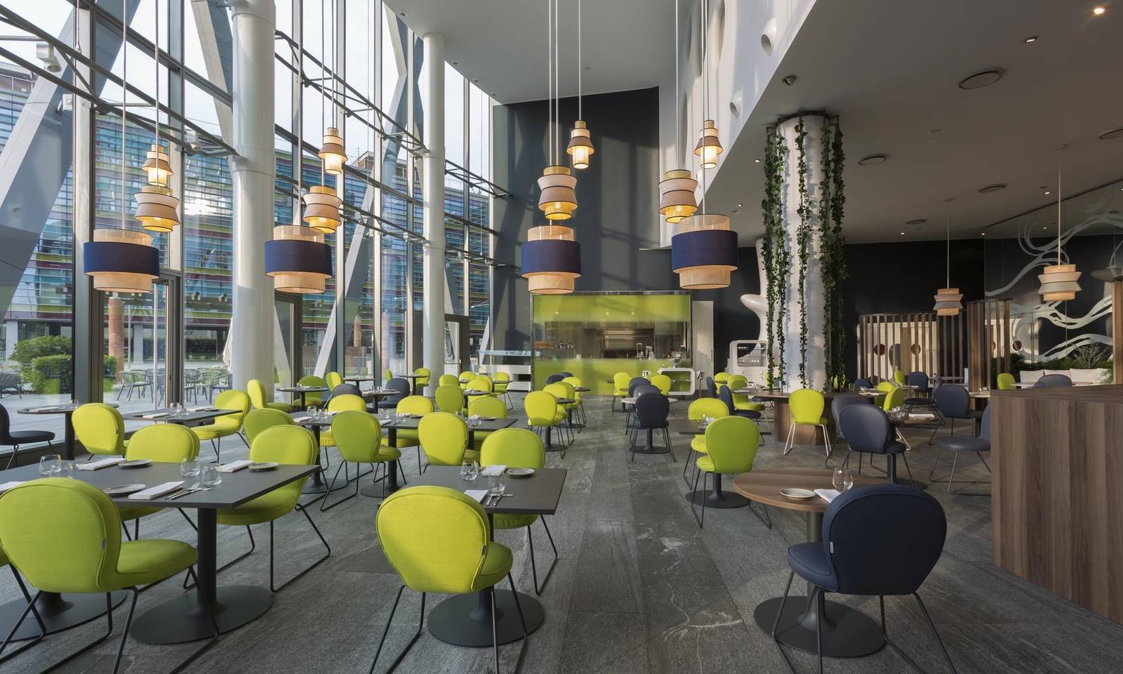 voco Milan-Fiere OnFire 餐廳用餐區