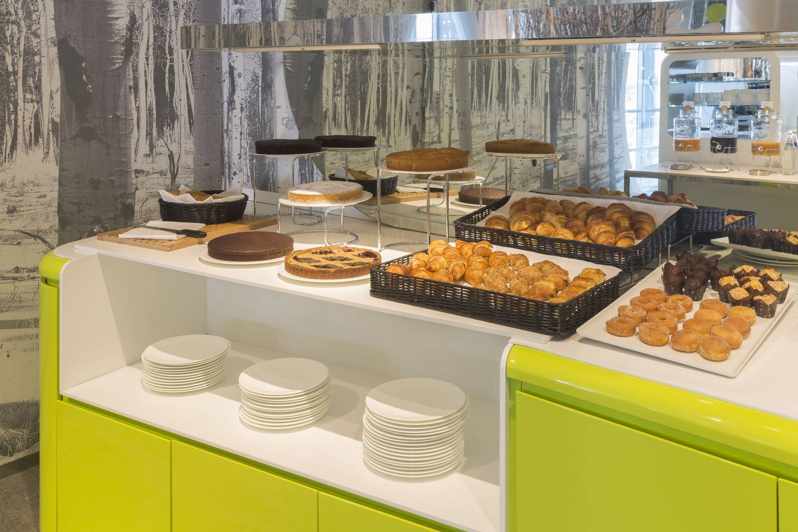 voco Milan-Fiere 自助早餐檯