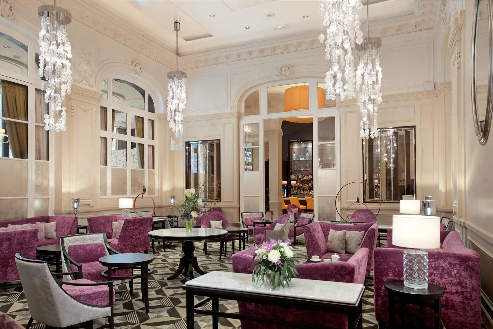 Trianon Palace 館內酒吧酒廊座位區