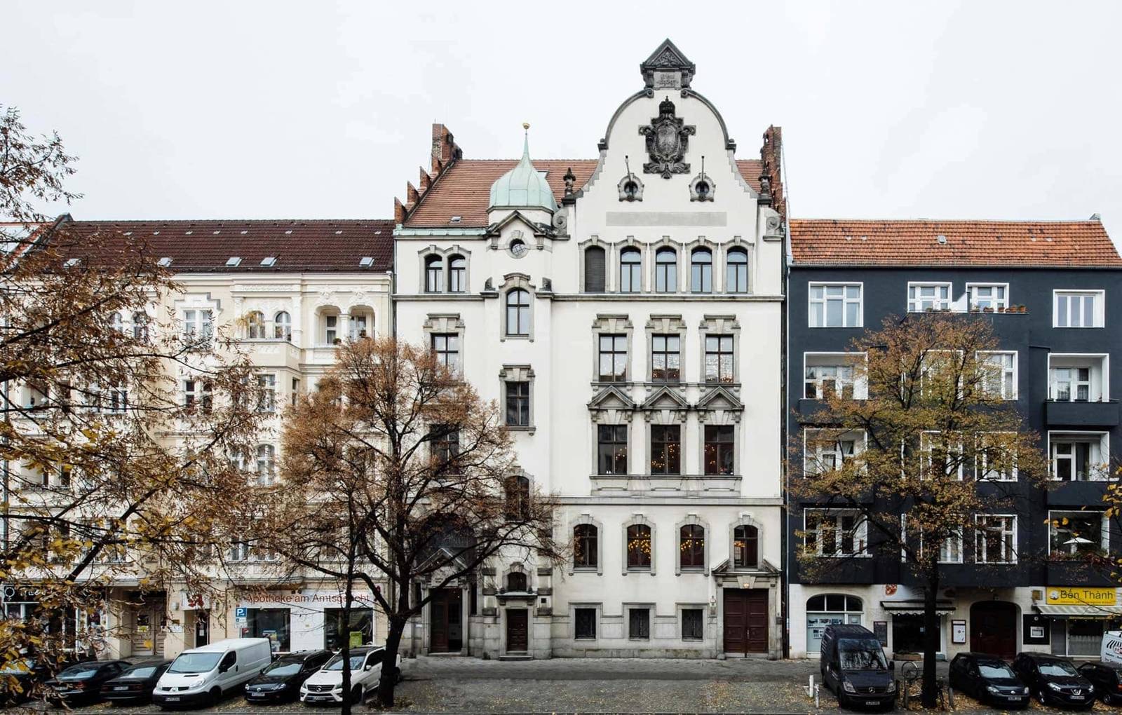柏林 Wilmina Hotel 位於 Kantstraße 的十九世紀法院建築立面
