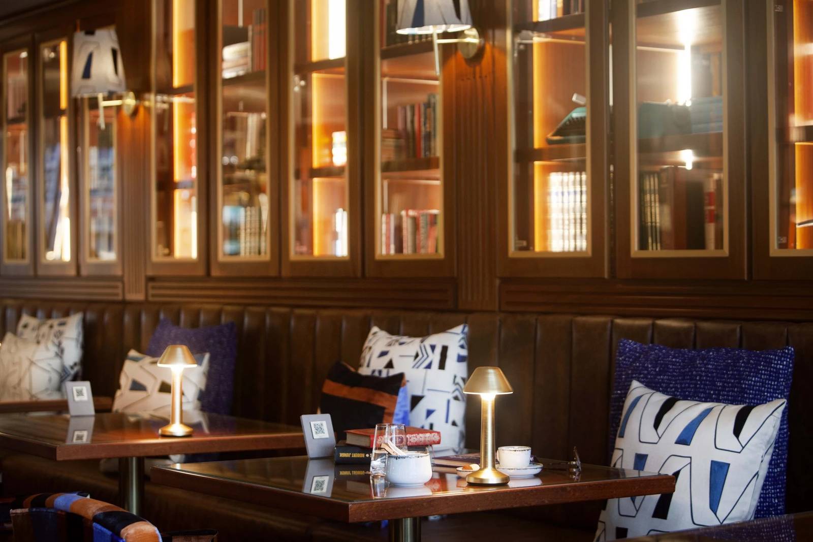 Wine & Books Porto Hotel Wine & Books Café 座位區