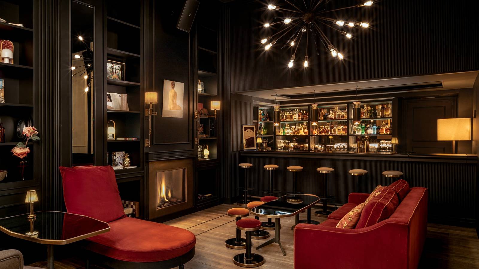 巴塞隆納 Wittmore Hotel 壁爐旁的吧台
